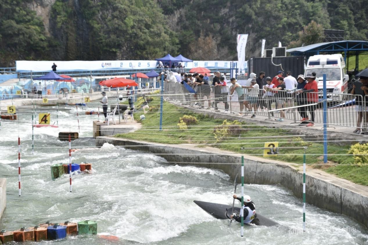 tenan, 发布会上获 tenan, 发布会上获