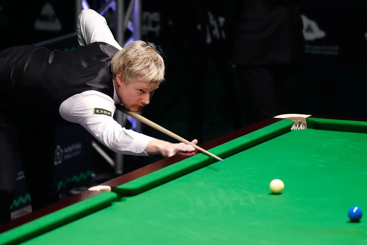 特赛上遗憾, entit, 人延续黑马